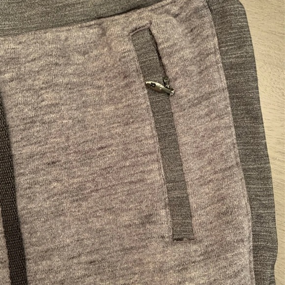 Lululemon gray jogger sweatpants size 4. EUC. - Picture 5 of 13
